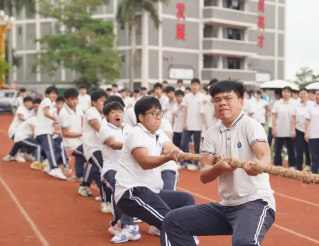构成教与学师与生“共同在场”的